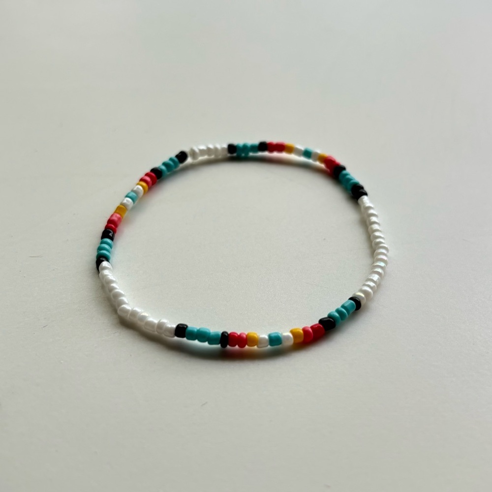 $4 bundled • southwestern beaded bracelet